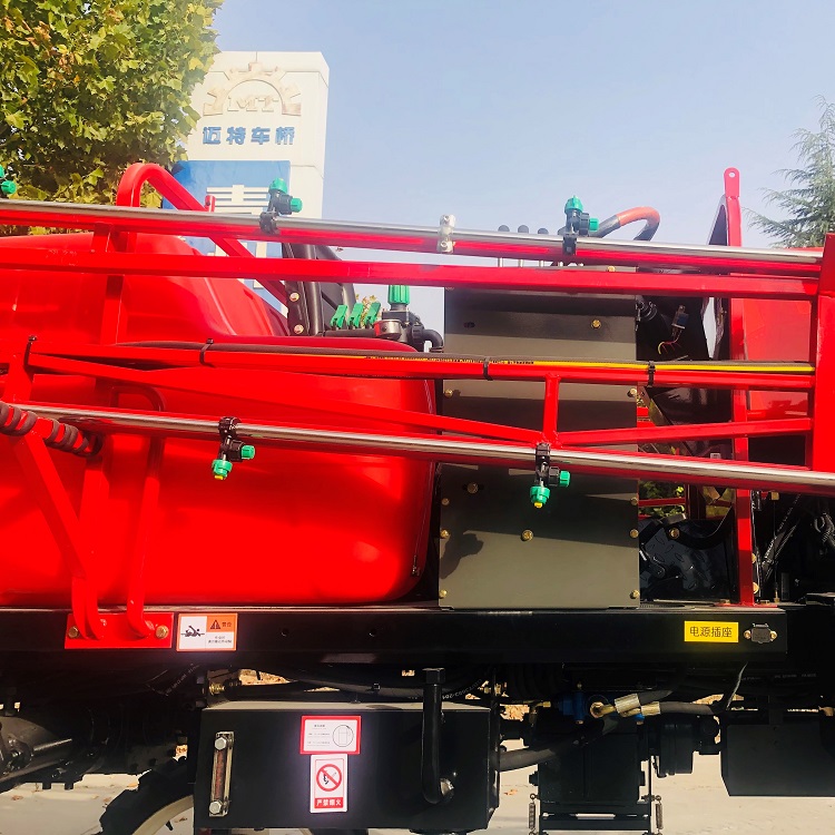 3WPZ-1000A 山东迈特打药机 50马力/分体药箱700+300L/大豆小麦打药  打药机代理