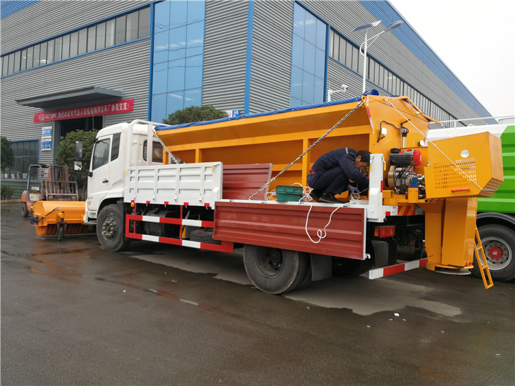 公路东风平头多功能6方除雪车价格