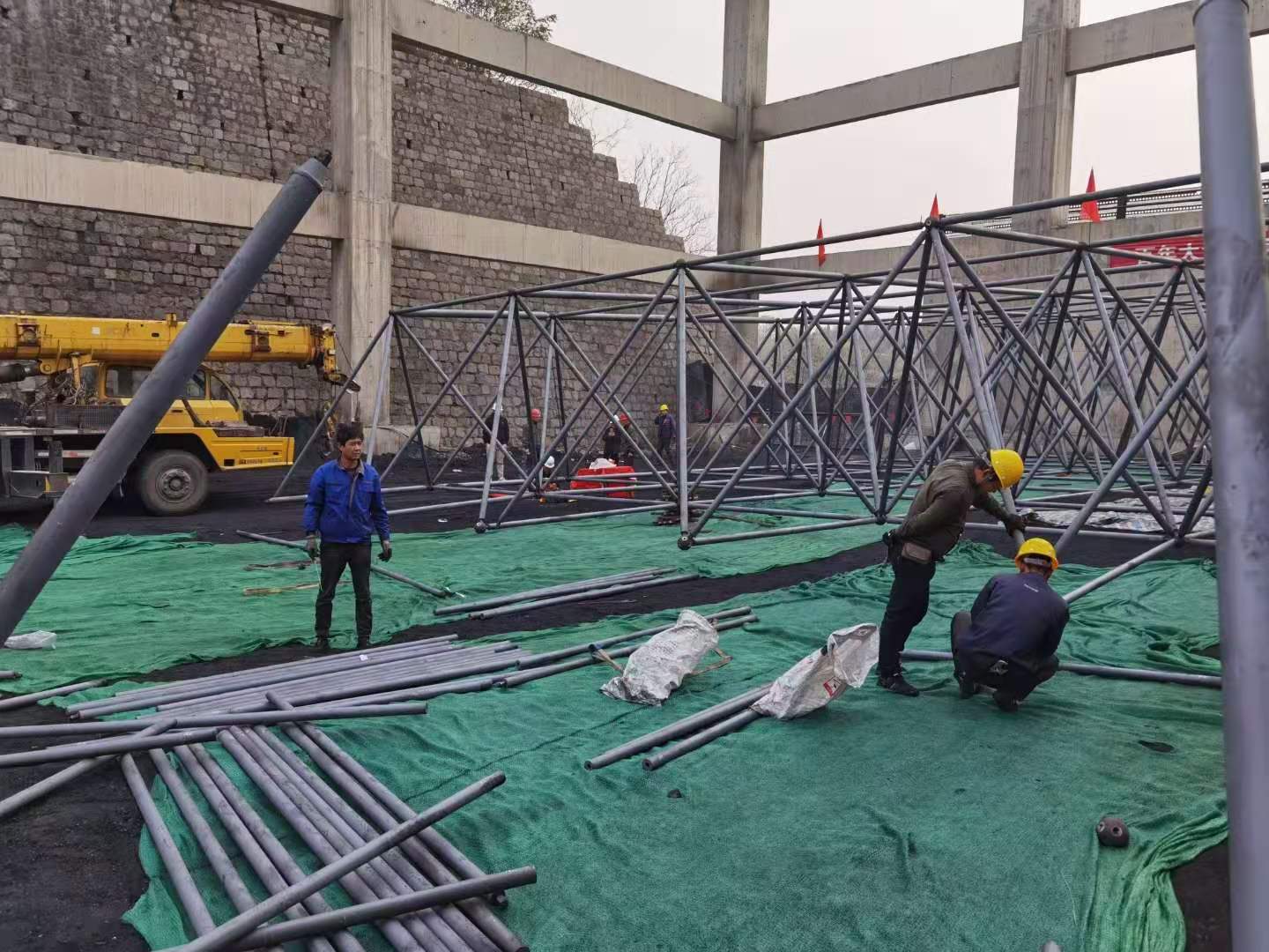 批发出售大量网架钢结构 型号齐全