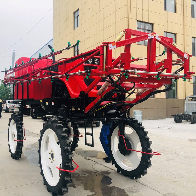 型号1500B  100马力  20米喷幅   1500L药箱  1.8米轮距