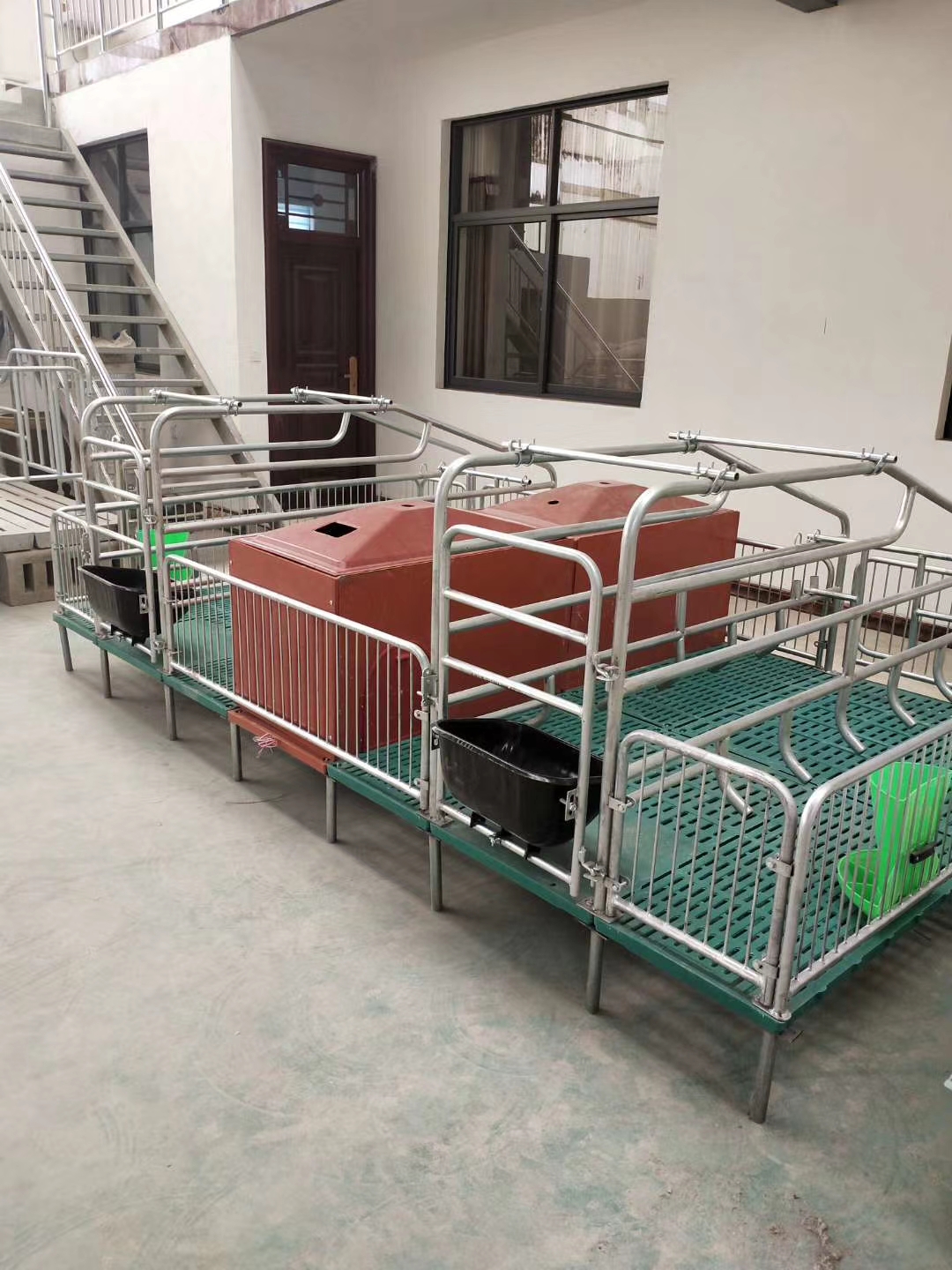 母猪产床复合母猪产床保育两用仔猪保育床母猪设备猪用产仔分娩床