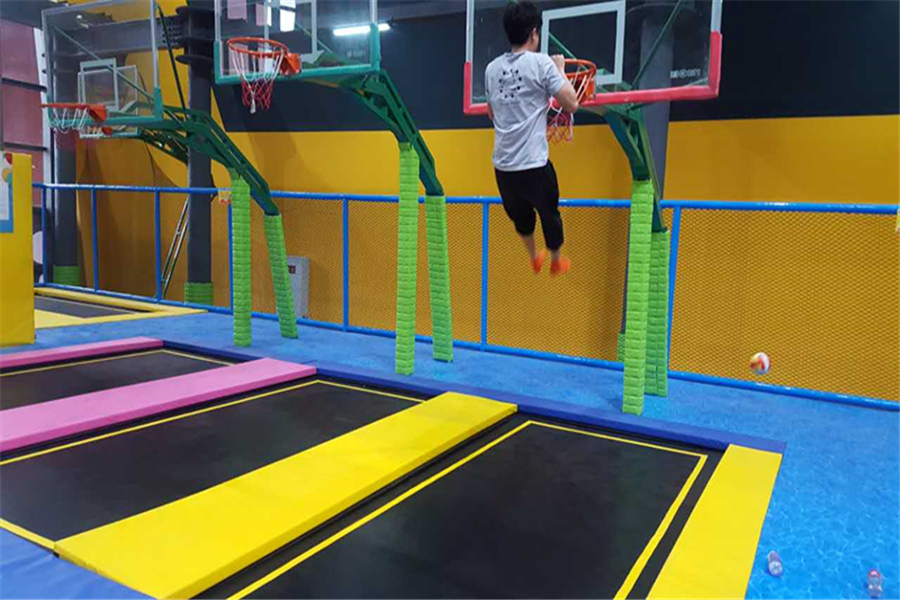 嘉普游乐蹦床主题公园生产厂家 定制组合蹦床馆供应