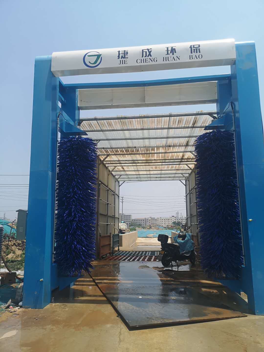 河南工地两刷式洗车机定期清洗 现场安装指导