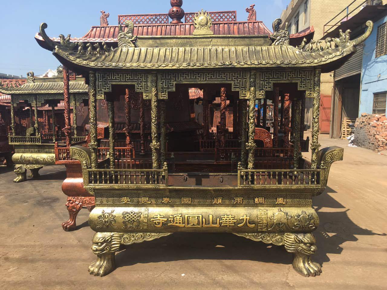 寺庙四龙柱香炉 铸铁香炉 铜香炉定制