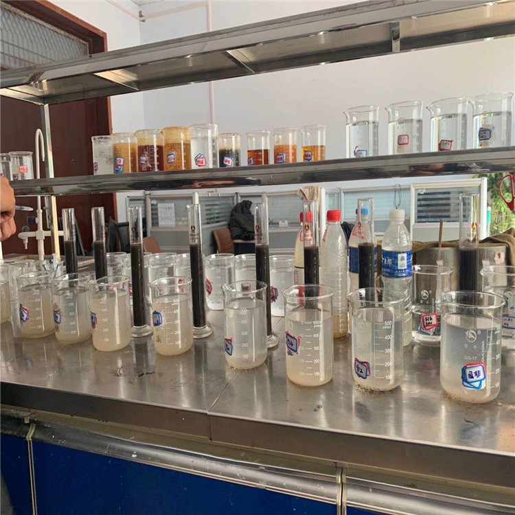 板框喷雾 污水处理用28%含量聚合氯化铝PAC生产厂家