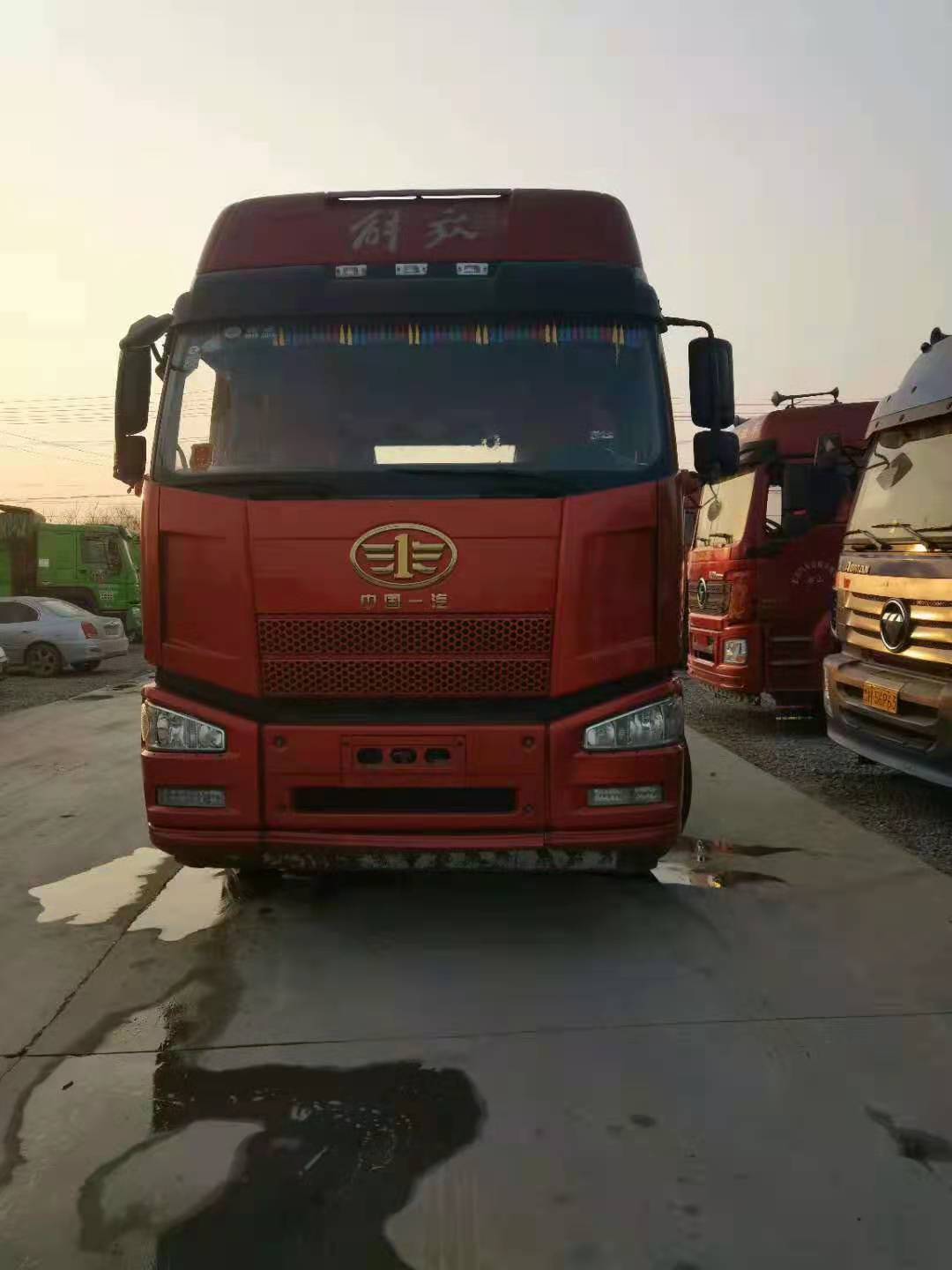 新到一台16年11月，460马力锡柴发动机，带一年强险，车况原版，轮胎九成新，支持分期付款，全国提档