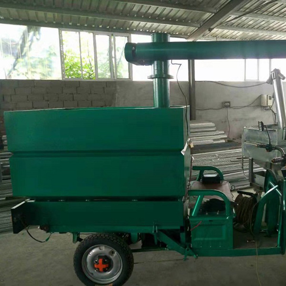饲料上料车厂家生产的养猪上料车 操作方便 转向灵活