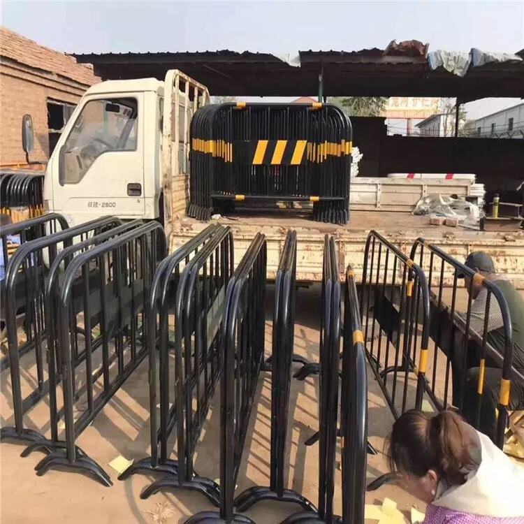 铁马护栏 抗腐蚀性强 经久耐用
