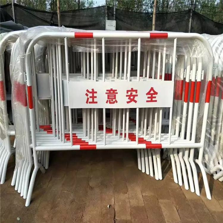 道路警示栏 产品材料采用国际圆管