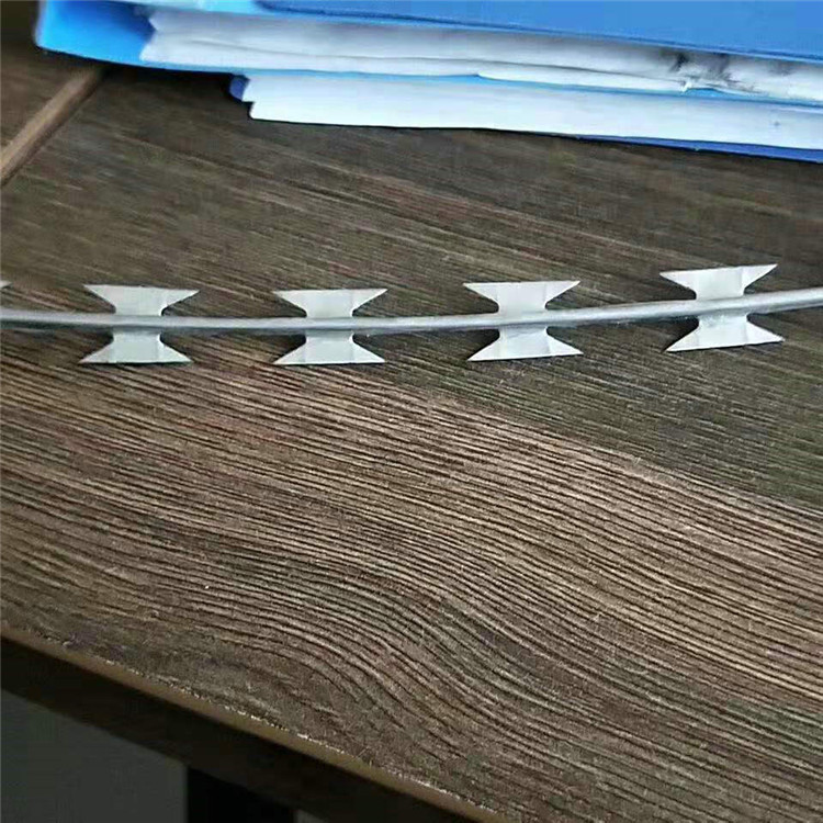  飞腾丝网 铁丝刺绳 高锌刺绳 厂家直供