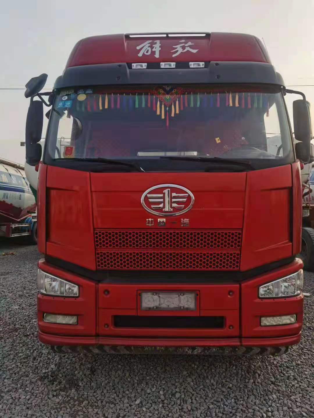 解放J6P18年6月上户，双驱轻体国五，420马力，个人一手车拉配货车，车况原版，不是原版不要钱
