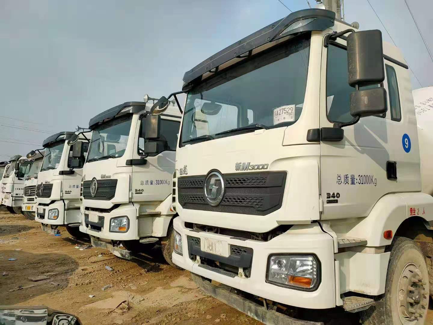 刚到家2020年6月份德龙新M3000轻量化搅拌车，潍柴发动机，实表不到一万，价格不高，