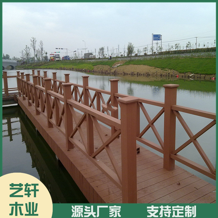 公园防腐木护栏 防腐木护栏批发 防腐 耐磨 寿命长