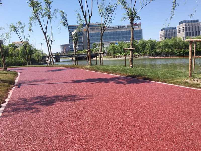 彩色透水路面 四川路艺 彩色路面材料厂家 彩色透水混凝土路面涂料 沥青混凝土路面改色 材料直销