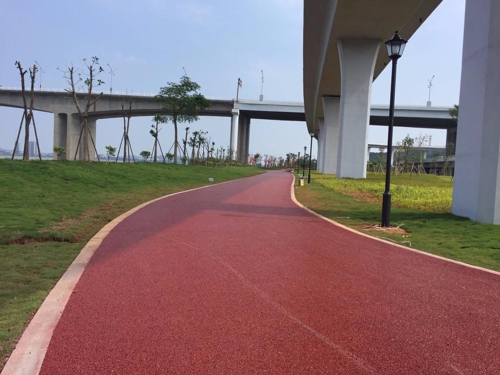 彩色透水路面 四川路艺 彩色路面材料厂家 彩色透水混凝土路面涂料 沥青混凝土路面改色 材料直销