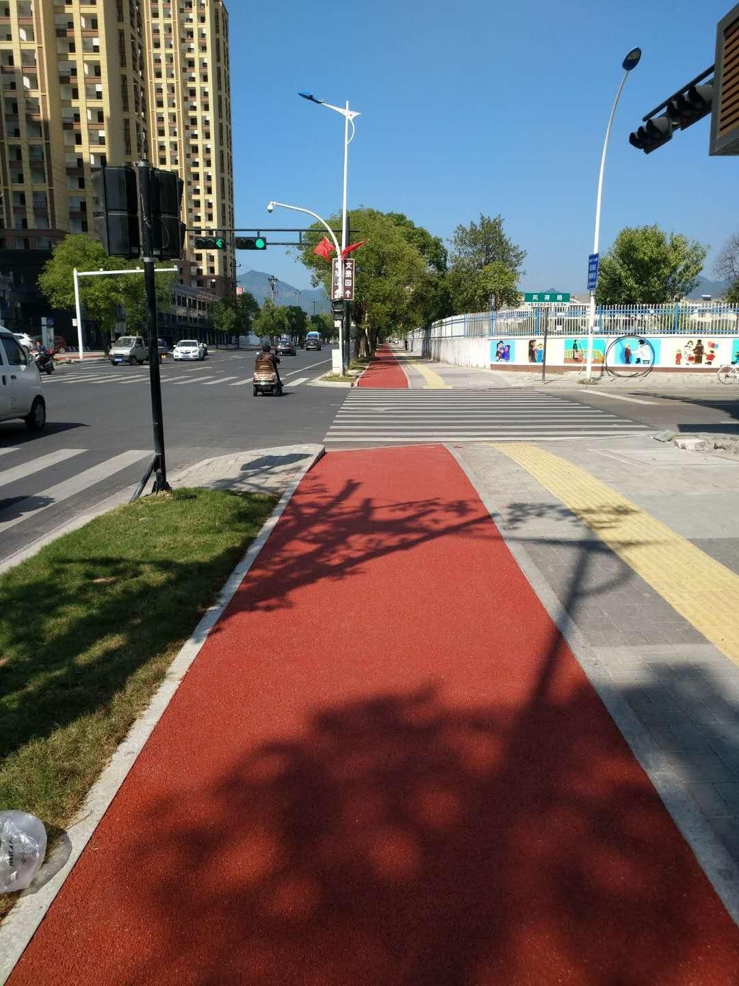 彩色透水路面 四川路艺 彩色路面材料厂家 彩色透水混凝土路面涂料 沥青混凝土路面改色 材料直销