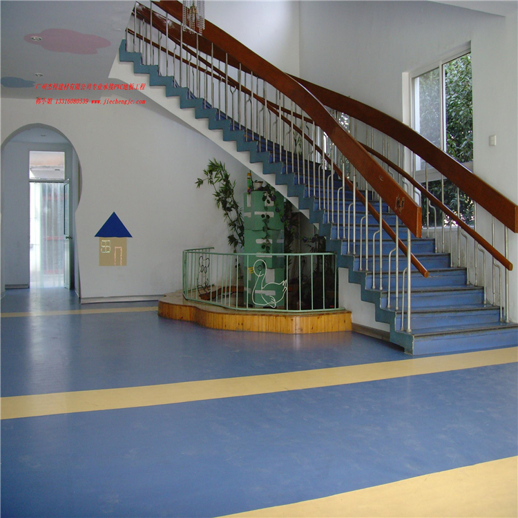 四川学校地胶安装铺设