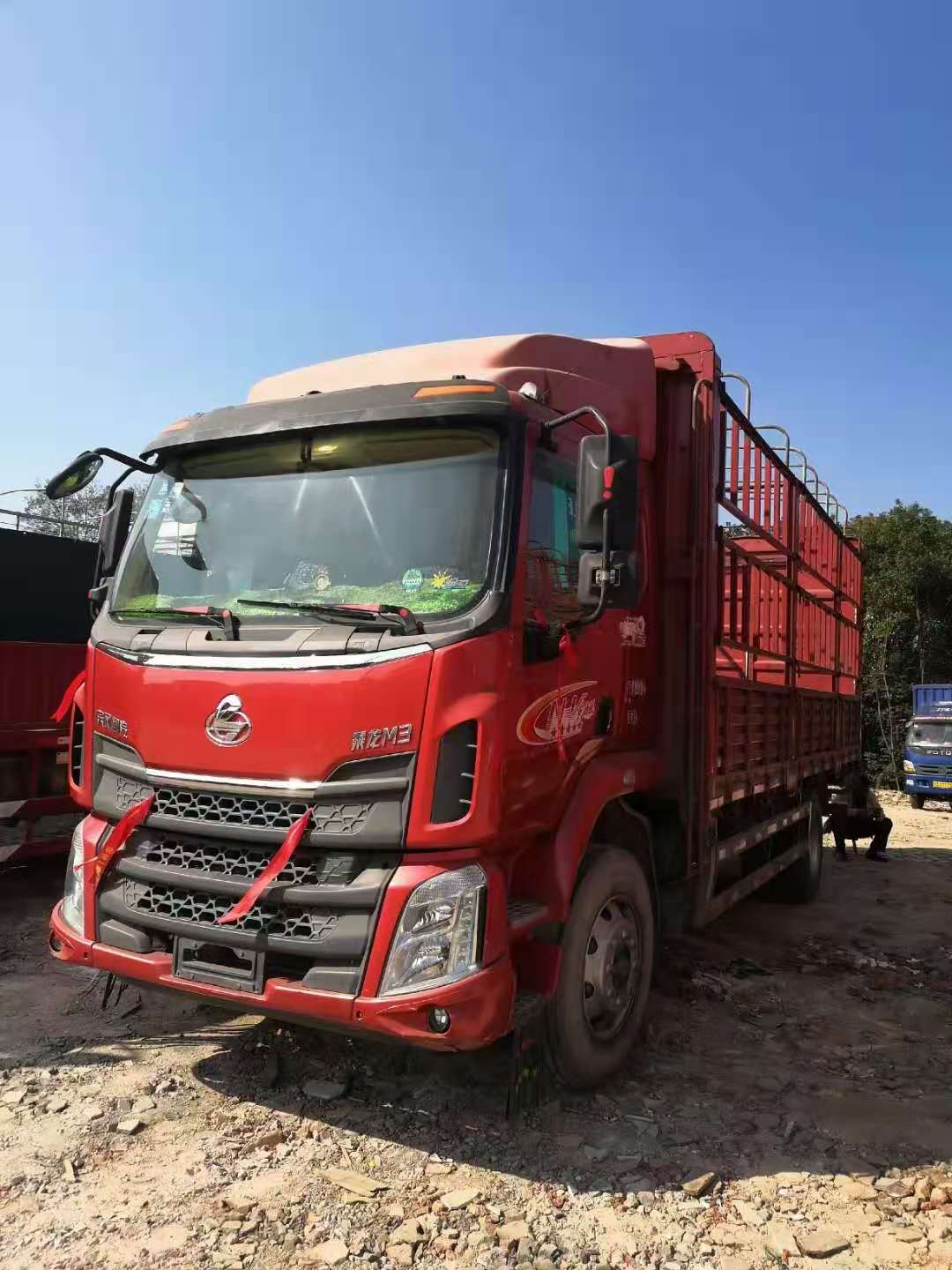 东风柳汽乘龙M3单桥 6.8米高栏，国五，包提档，六缸，支持分期付款。