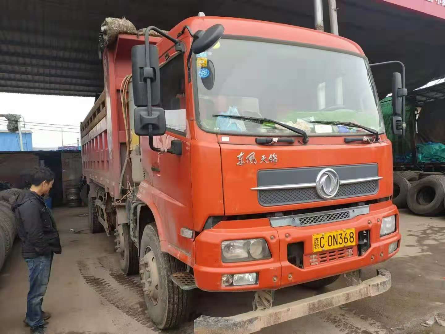 东风天锦前四后四自卸车 国五 2018年7月上户，270马力
