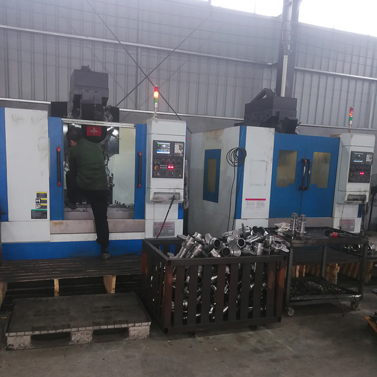 永诚数控640加工中心 模具用数控640机床定制
