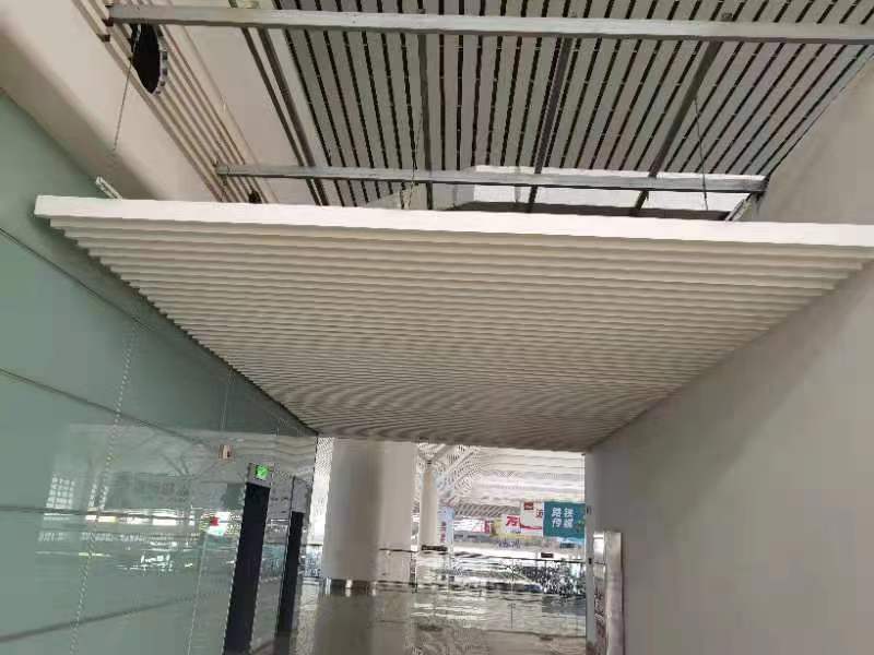 外墙热转印木纹铝方管  波浪形铝方通天花   铝方通窗花装饰