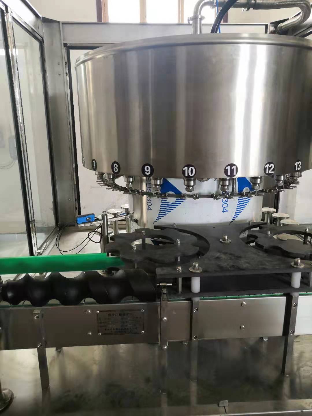 小型白酒灌装机供应商 定量白酒灌装机 全自动白酒灌装机