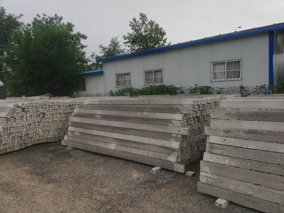 水泥立柱  结构密实 耐冻性好 强度高 多用于大棚搭建 