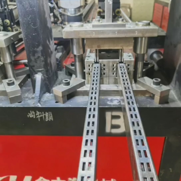 货架双排冲孔机 数控冲孔设备