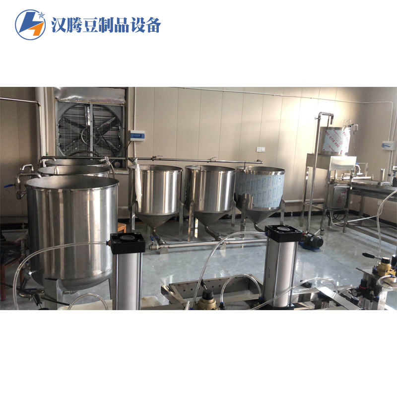 汉腾豆制品设备 豆腐三连磨机械 大型豆腐加工厂使用设备 豆腐流水线
