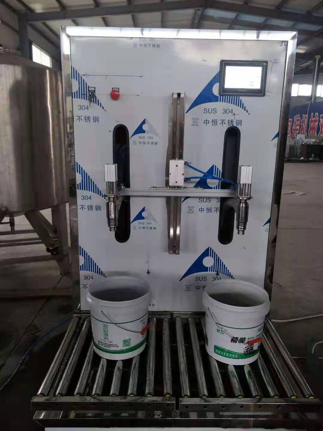 山东称重灌装机 液体中桶灌装压盖一体机