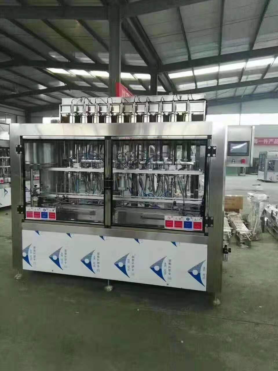 液体灌装机  直线灌装机  玻璃水全自动灌装机价格