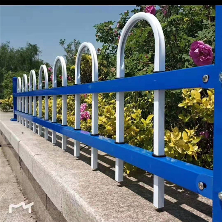 锌钢草坪护栏 东昇锌钢U型草坪护栏 绿化U型栅栏 U型草坪围栏