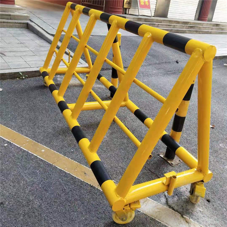 拒马护栏 东昇移动式焊接拒马护栏 三角移动拒马护栏 道路隔离栏
