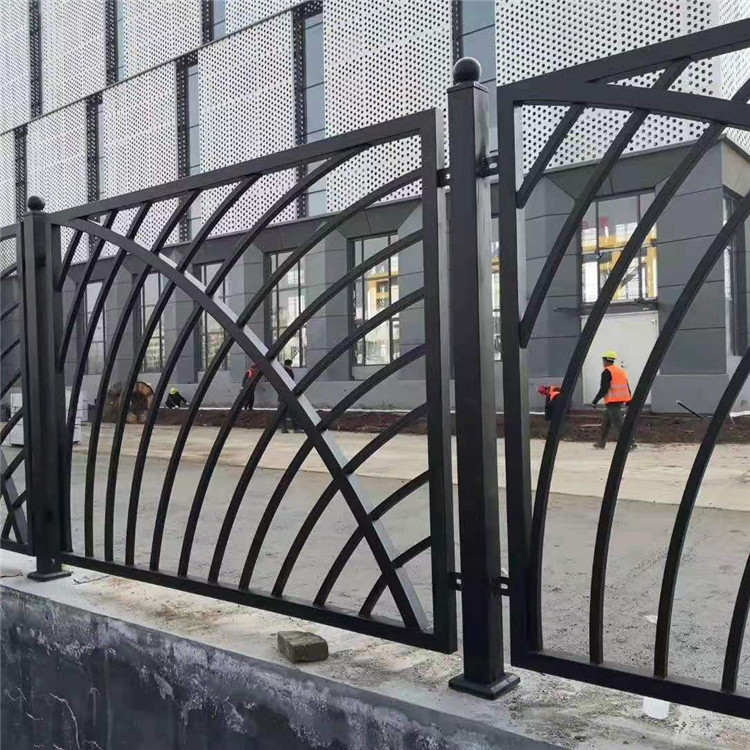 铁艺焊接护栏 东昇小区锌钢护栏围墙护栏 铁艺工厂小区学校别墅围栏