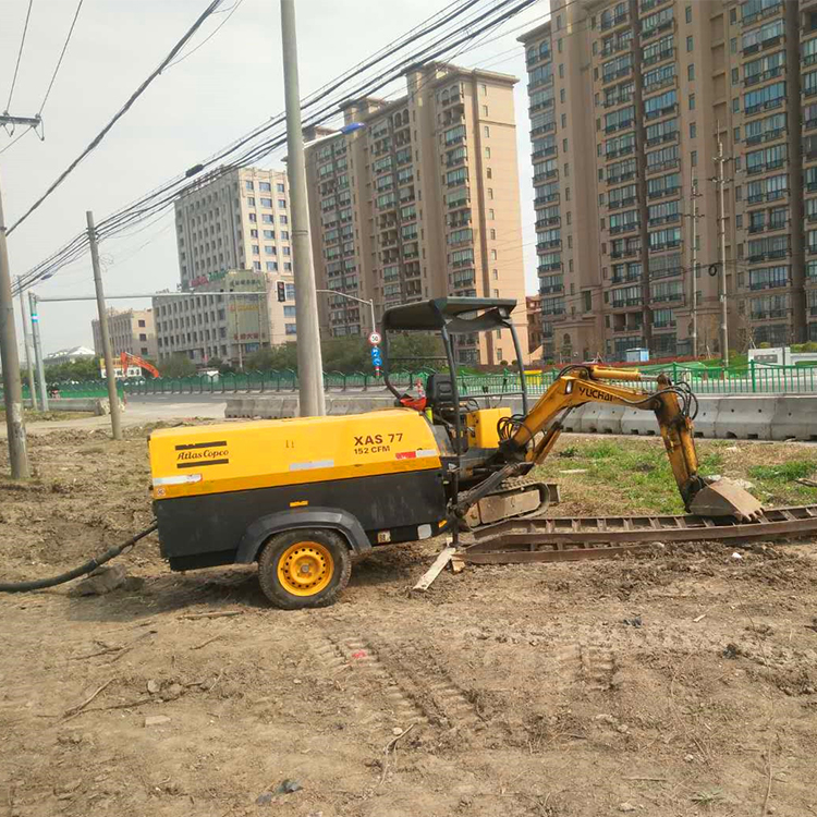 上海厂家租赁阿特拉斯移动式XAS77空压机租赁 市政工程