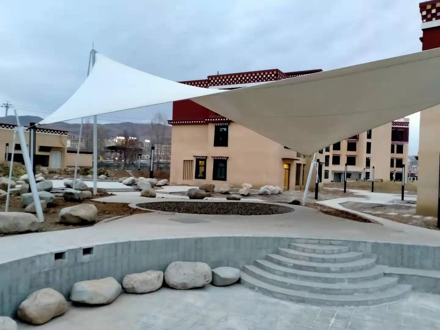 成都张力膜结构价格 成都景区膜结构工程施工 成都工厂停车棚
