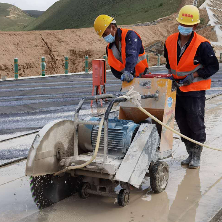 洪通 混凝土房屋拆除工程 混凝土楼梯扶手切割 价格合理