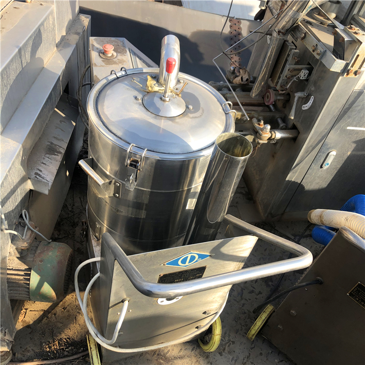 供应二手移动式吸尘器 车间工业吸尘机  类型齐全  规格均有