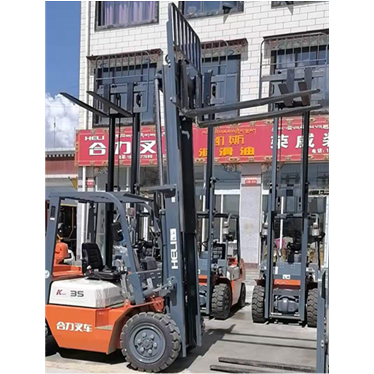 厂家供应 3吨内燃叉车    柴油型叉车  内燃式一体机越野叉车  价格实惠