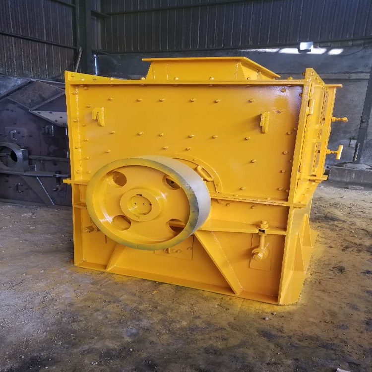 可定制加工的流动石子破碎机行情 双明大型移动破碎机供应商出售