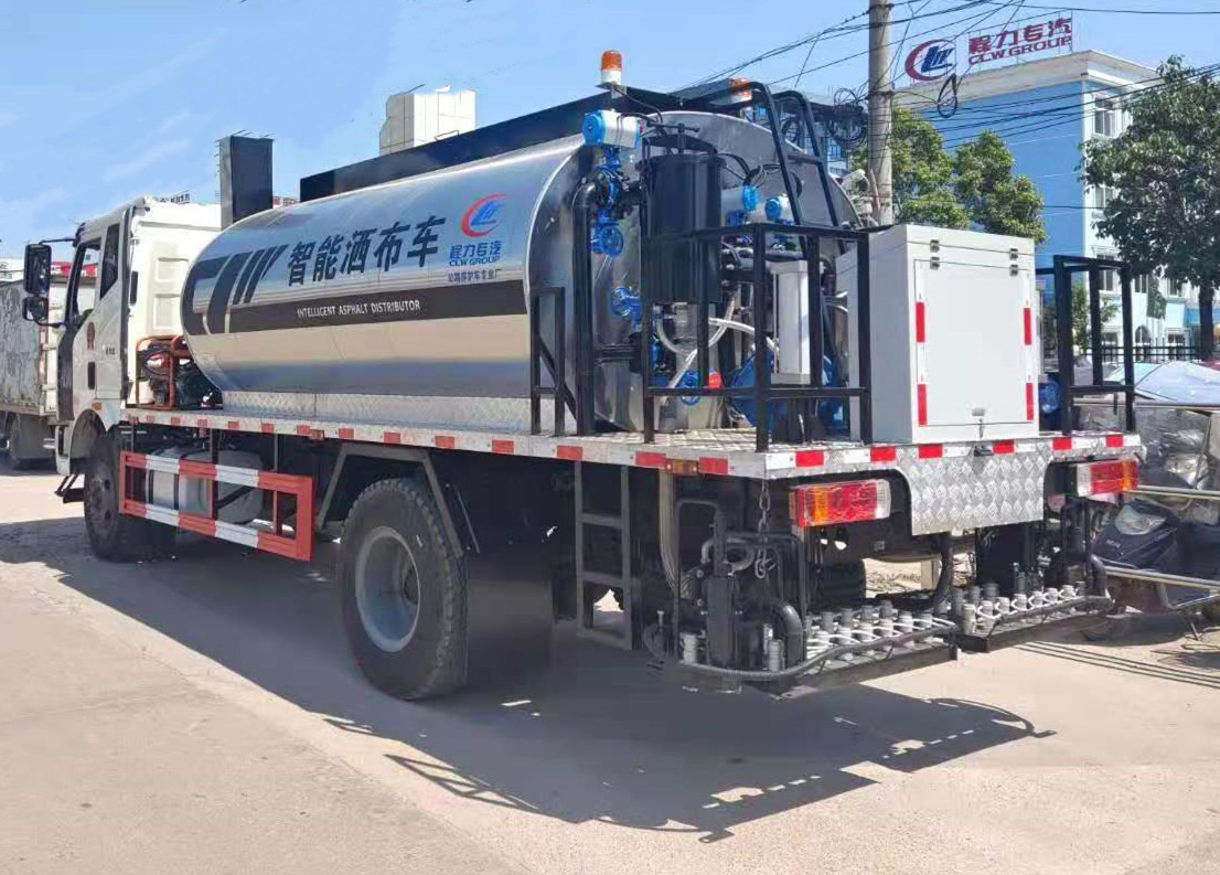 东风D9多利卡沥青洒布车