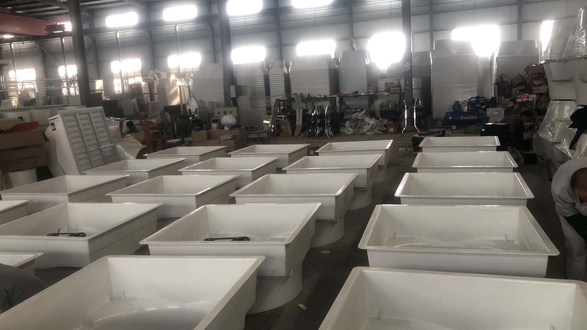 玻璃钢风机生产厂家养殖场专用 润特浩威欢迎您致电资询 玻璃钢风机