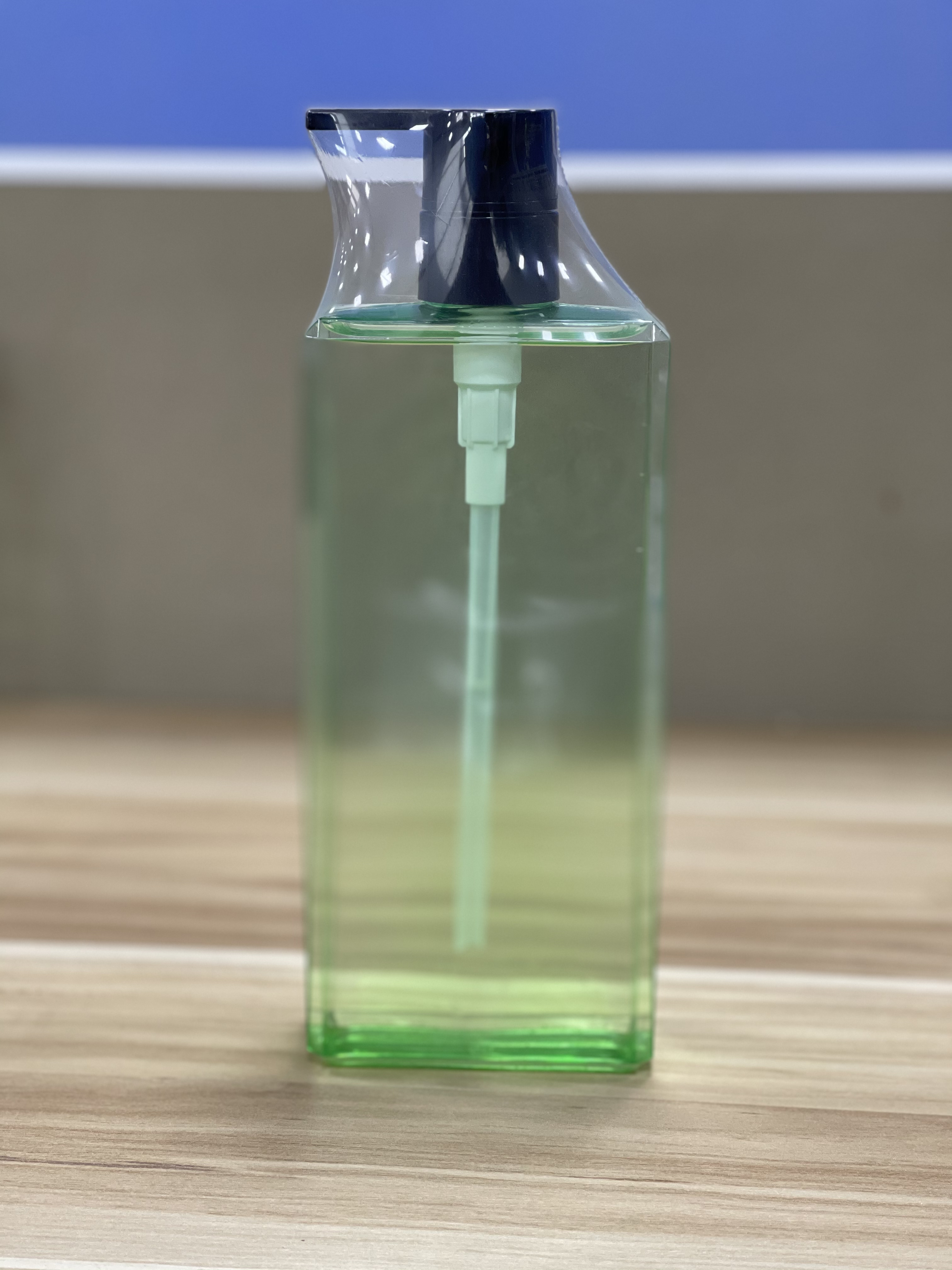 整瓶全包收缩膜 化妆品瓶白酒瓶收缩封口 快速简便 紧凑牢固