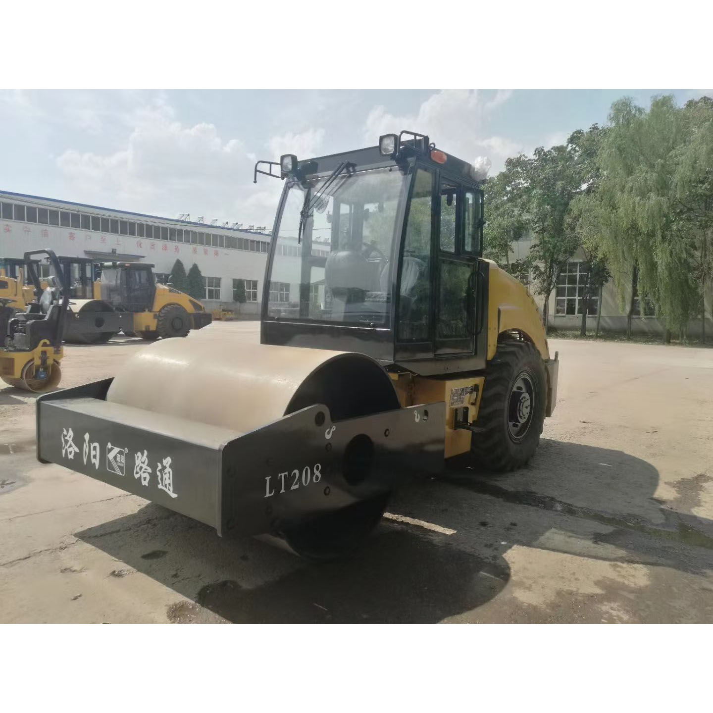 路通重工LT210机械单钢路振动压路机参数 10吨压路机优点