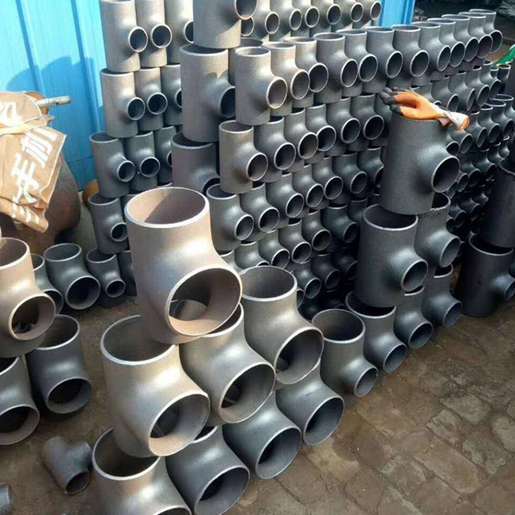 厂家供应 等径三通 碳钢三通 碳钢无缝三通 异径三通 量大从优 世铭