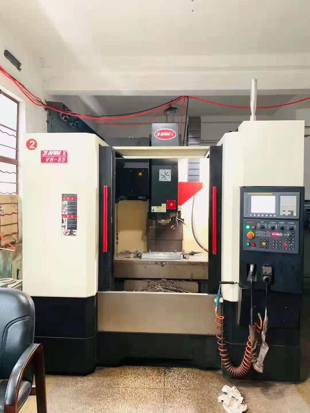 现货出售二手加工中心乔峰VH85两台2017年出厂少用