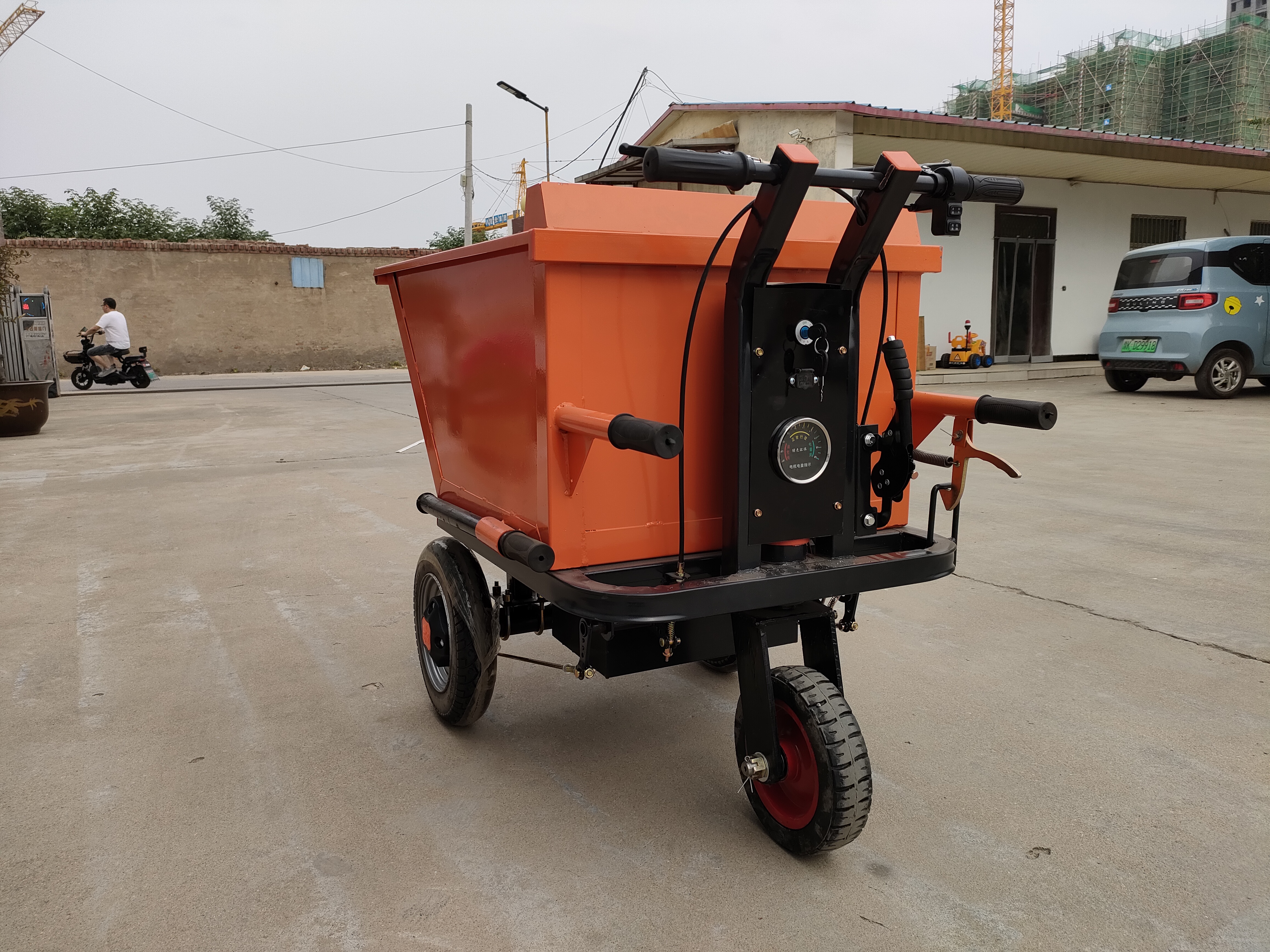 兴胜机械 大批量出售电动手推斜斗车 工地工具车拖车电动斜斗翻斗车 推斜斗车价格