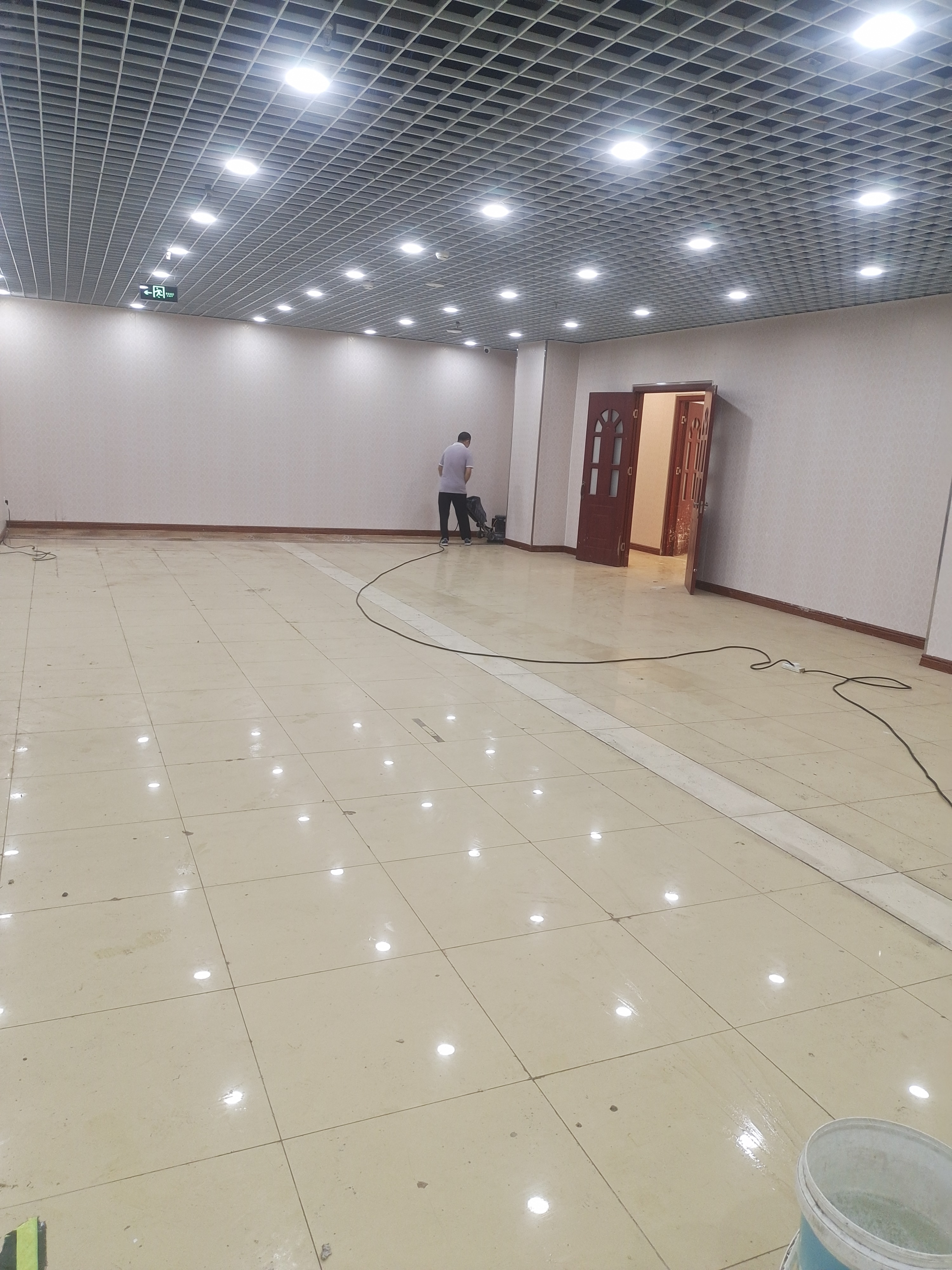 北京地面清洁 地板清洗 北京美林泉大型清洁公司 上门服务