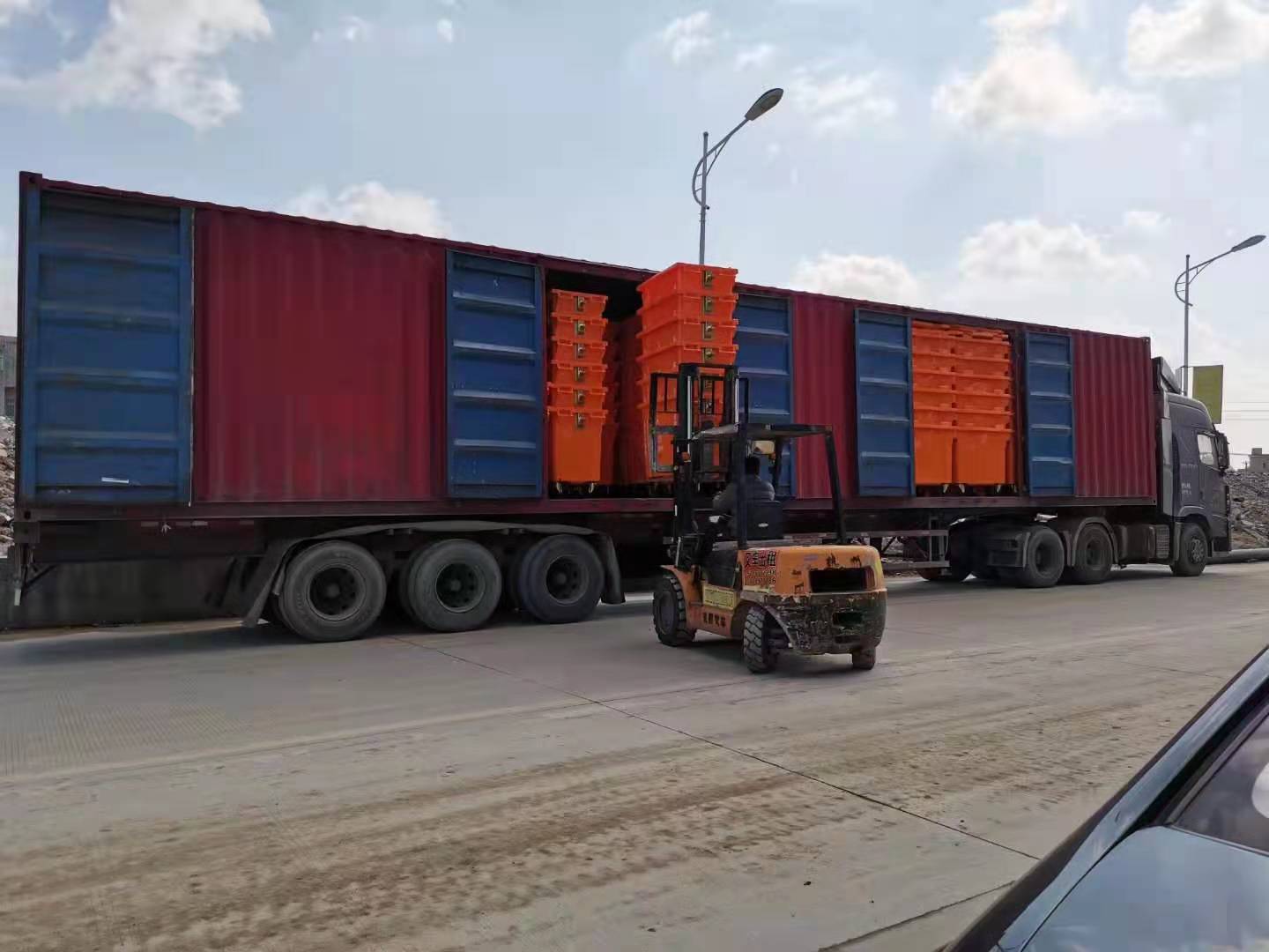 深圳厂家出售660L环卫垃圾桶可挂车防滑垃圾桶