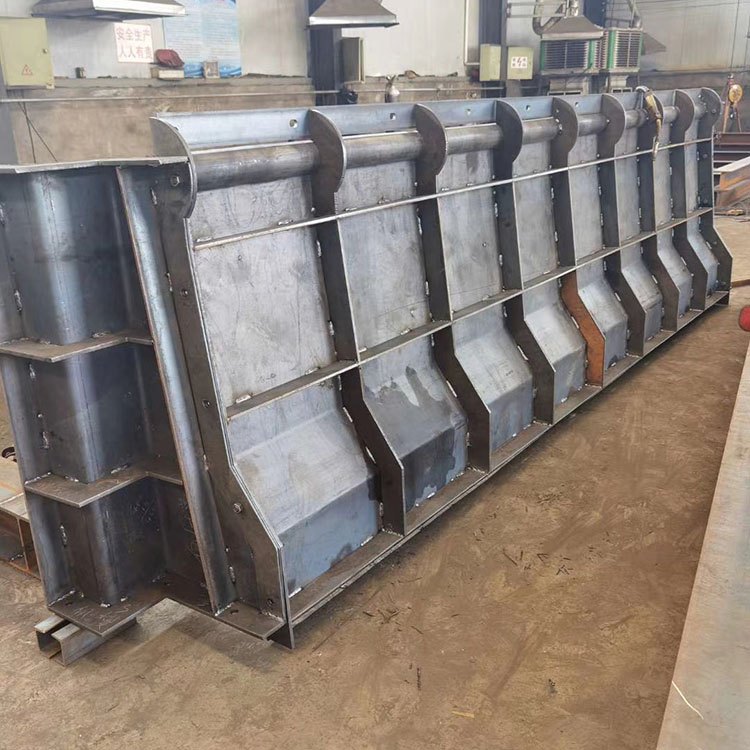 高速公路防撞墙模具定制 桥梁用防撞护栏钢模具成品 凯亚